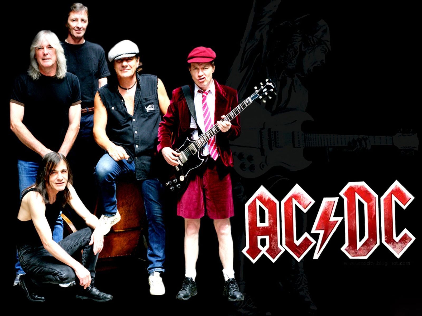 Angus Young guitarrista de AC/DC signo Aries